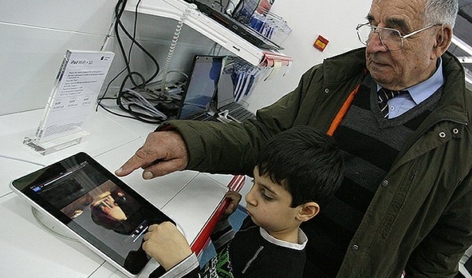 Стартовали официальные продажи iPad в России (11 фото)