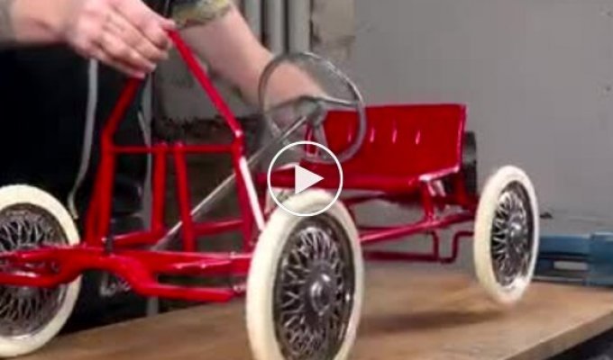 Подарок для сына: педальный Giordani Studebaker 1960