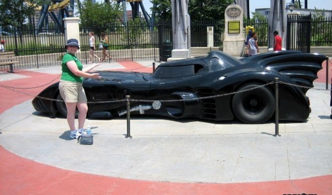 Автомобили на которых ездил Бэтмен (30 фото)