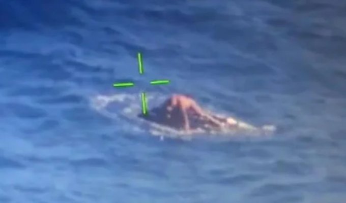 Мужчина три дня дрейфовал на гидроцикле в море (3 фото + 1 видео)