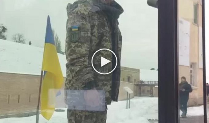 Пам'ятник герою Мацієвському, розстріляний окупантами після слів «Слава Україні», відкрили у Києві