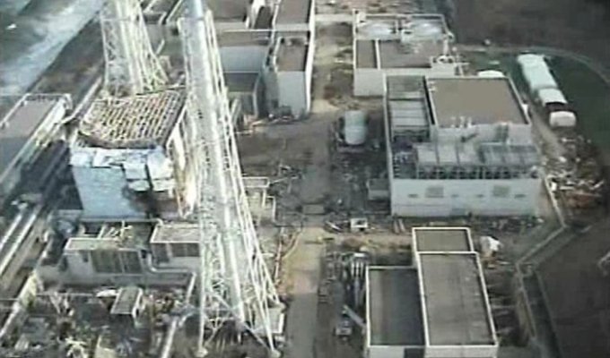 Новые фотографии АЭС "Фукусима-1" (39 фото)