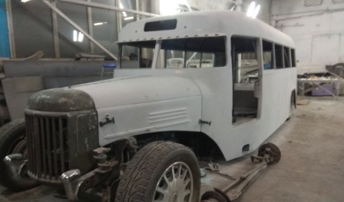 Отличный проект: реставрация старого автобуса (17 фото)