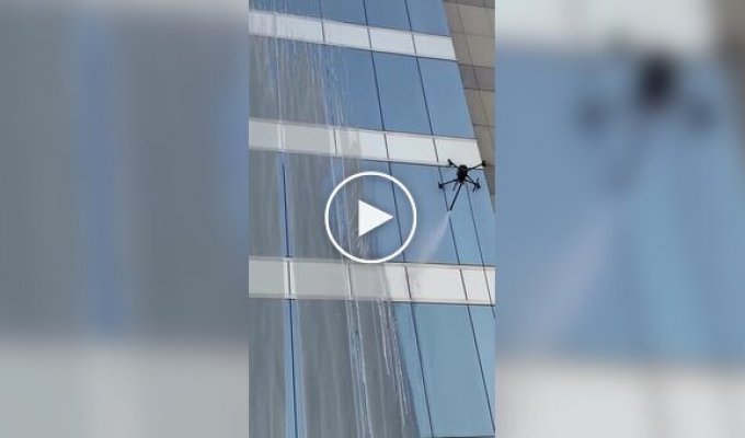 Новые технологии для мытья окон в стеклянных зданиях