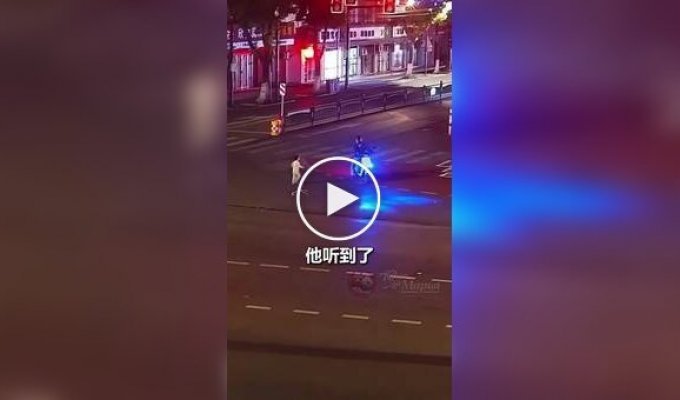 A Courier Didn't Abandon a Child in Need