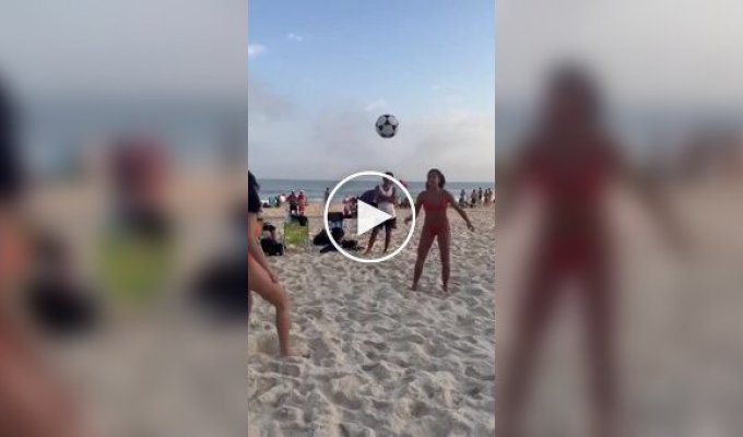 Masterful passing technique among girls on the beach