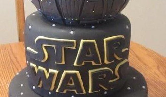 Молодожены заказали на свадьбу торт на тему Звездных войн у наших кулинаров (2 фото)