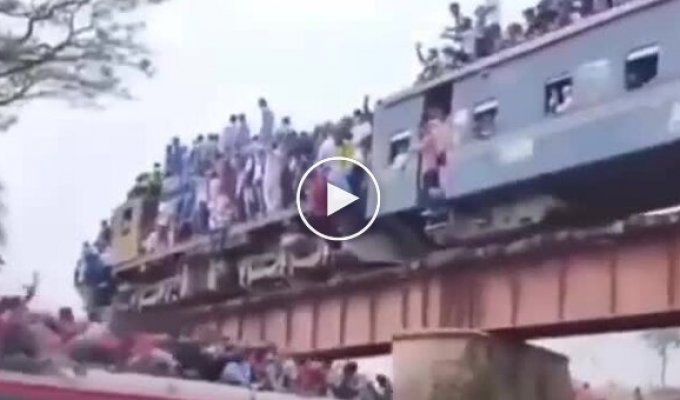Пассажиры поездов в Бангладеш