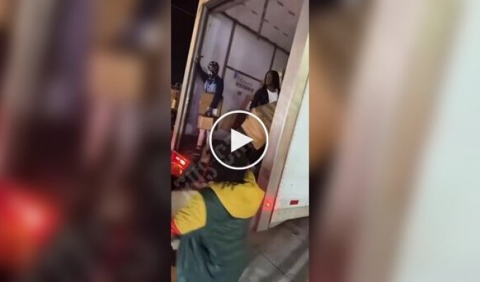Ограбление почтового грузовика в США