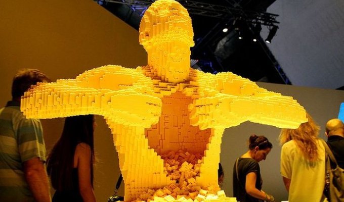 Выставка скульптур из Lego (23 фото)