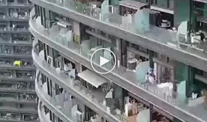 Житлова будівля в Китаї в якій проживає понад 20000