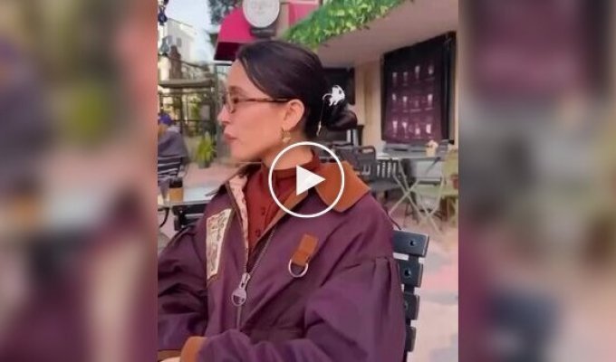 Незвичайні прикраси дівчини