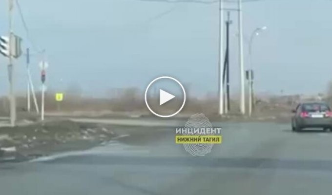 In Russia, Nizhny Tagil there was a small incident on the road