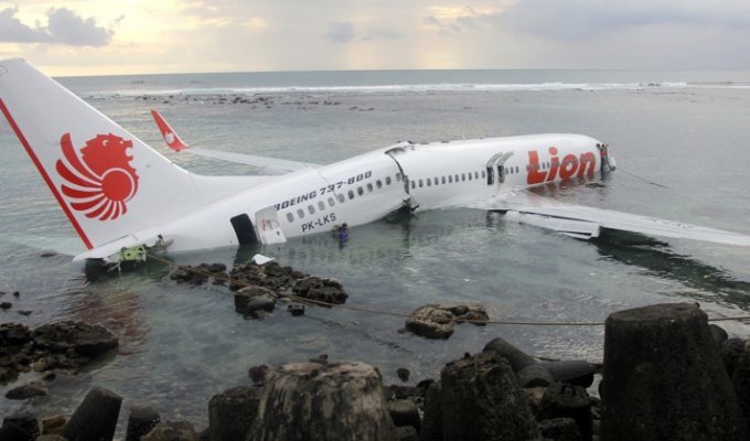 10 наименее безопасных авиакомпаний мира (11 фото)