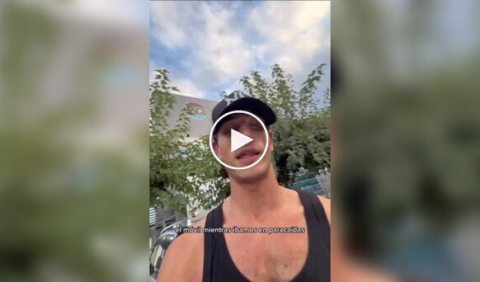 В Испании мужик нашел в поле свой iPhone, который выпал у него во время прыжка с парашютом