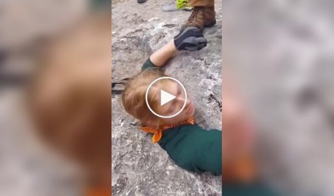 Зачем люди добровольно лезут в узкие пещеры