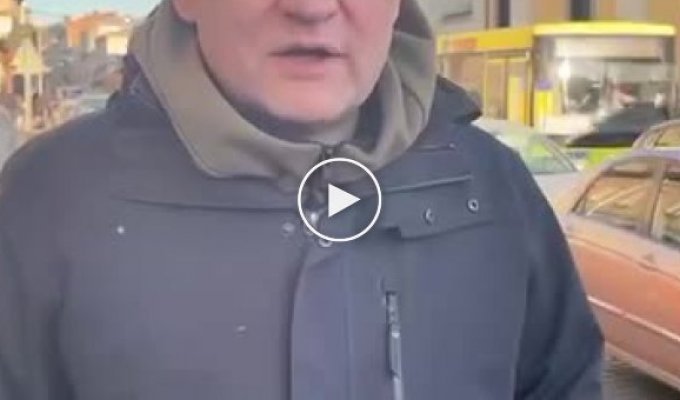 Мэр Львова Андрей Садовой призывает украинцев, которые эвакуировались в город на своих авто