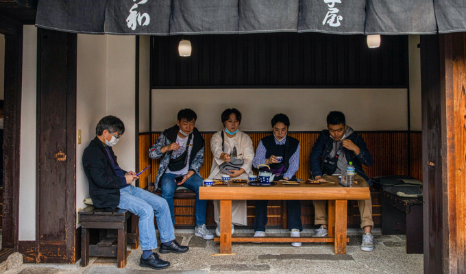 Магазин в Японии работает уже 1020 лет и кое-что знает о выживании в кризис (13 фото)