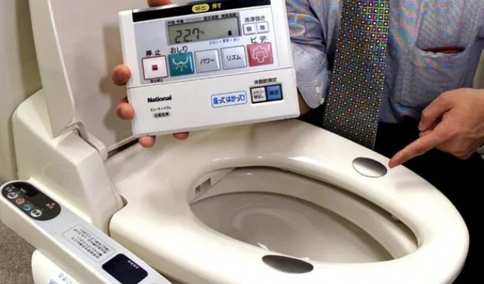 The Japanese did not expect such treachery, they are being "attacked" by smart toilets (5 photos)