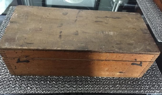 В старом ящике с барахолки мужчина нашел 100-летние негативы, которые удалось восстановить (12 фото)