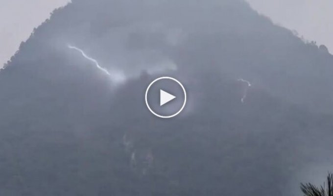 Mexicans mistook lightning in the mountains for aliens