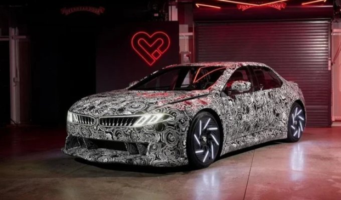 BMW showed an electric sedan with a new supercomputer (14 photos)