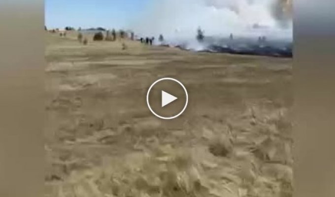 В Башкирии жители тушат пожары ветками и ковриками (мат)