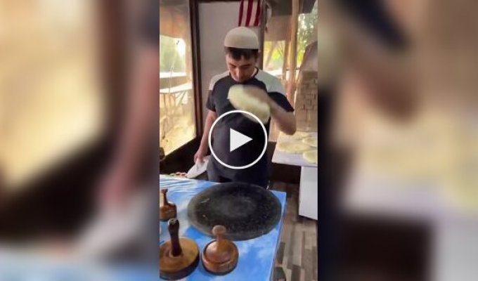 Знаменитая узбекская праздничная лепешка