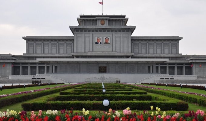 Пхеньян. Мавзолей Ким Ир Сена и Ким Чен Ира. Обзорная экскурсия (71 фото)