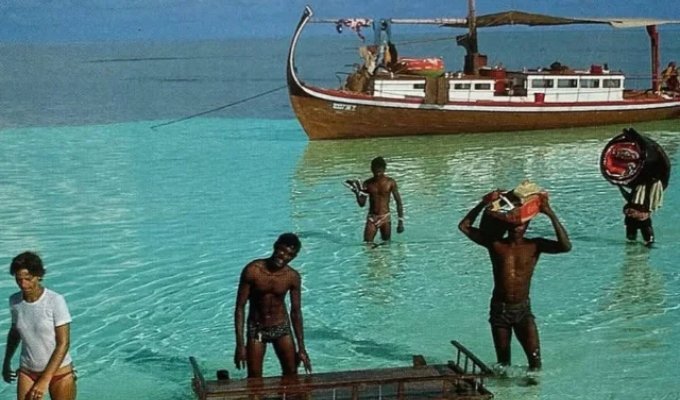 Мальдивы до роскошных курортов: редкие кадры архипелага 1970-х (9 фото)