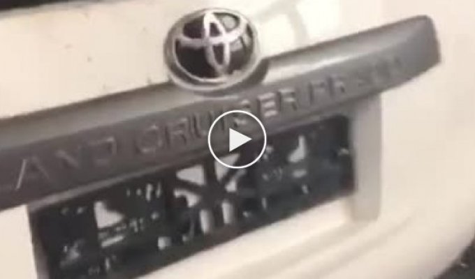 Lada Largus против Toyota Land Cruiser