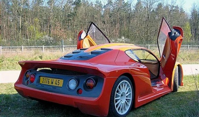 Helem V6: The Renault Spider’s Coupe Sibling (2 photos)