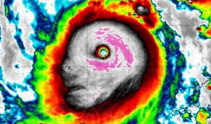 The network discusses the "face" of Hurricane Milton, which resembles the sinister face of a demon (4 photos + video)