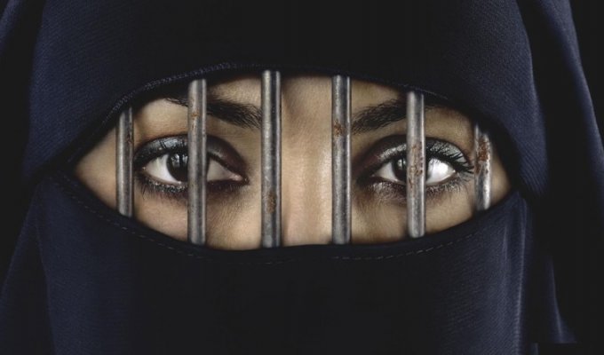 10 вещей, которые нельзя делать женщинам в Саудовской Аравии (11 фото)