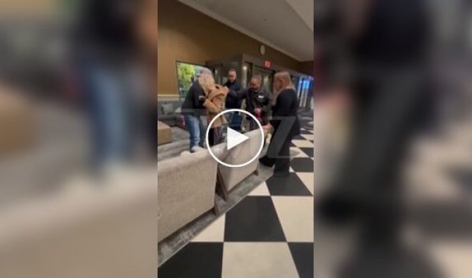 Звезду 90-х Тару Рид госпитализировали в невменяемом состоянии