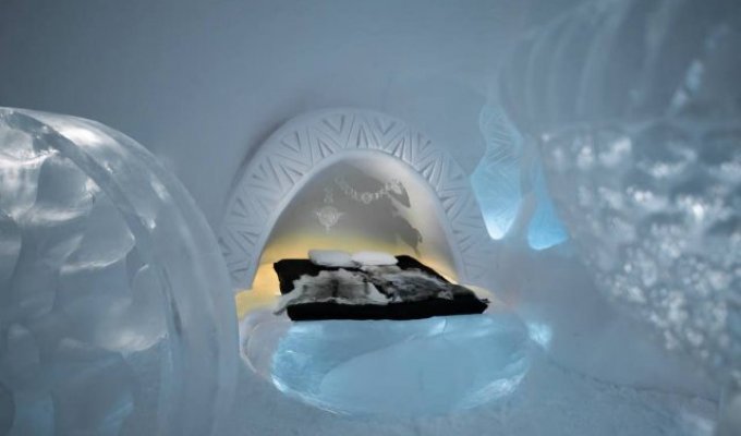 Ice Hotel in Sweden: 500 tons of frozen water went into its creation (6 photos + video)
