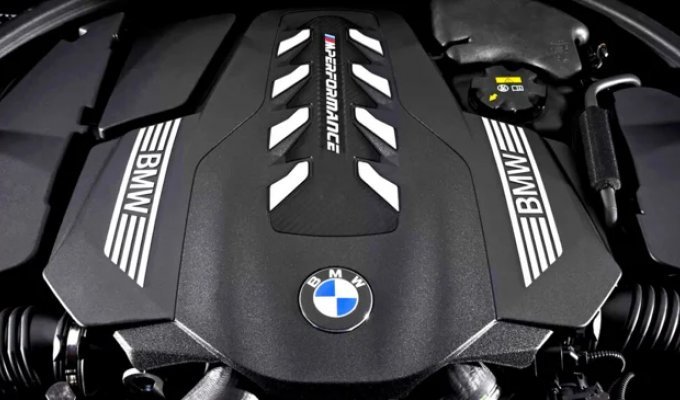 Руководитель BMW заявляет: «Двигатели внутреннего сгорания никогда не исчезнут. Никогда!» (3 фото)