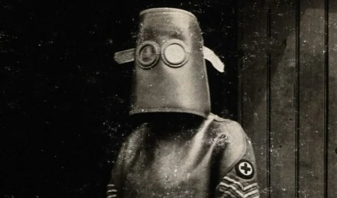 History's Most Terrifying, Unsettling, and Sinister Uniforms (14 Photos)