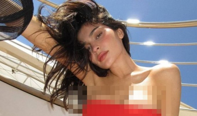 Summer vibe from Kylie Jenner (3 photos + video)