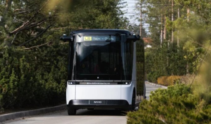 Концепт беспилотного автобуса (4 фото)