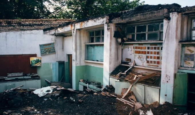 Заброшенные российские школы (38 фото)