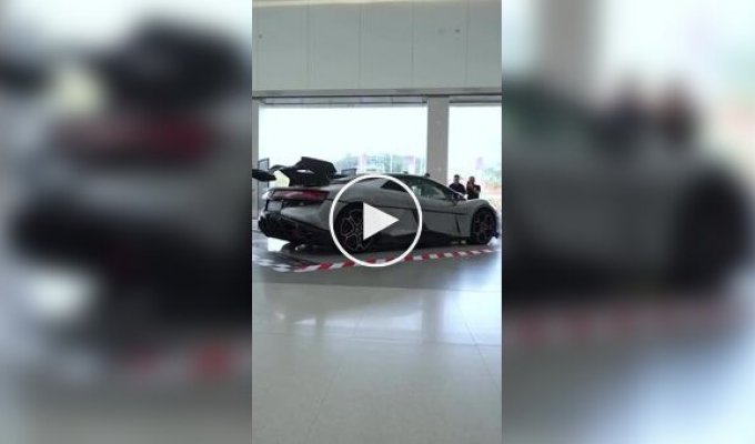 Chinese supercar Yangwang U9 can jump