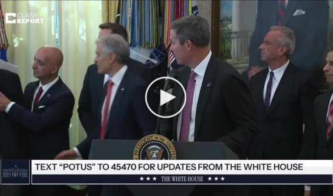 Мужчина внезапно потерял сознание на встрече с Трампом в Белом доме