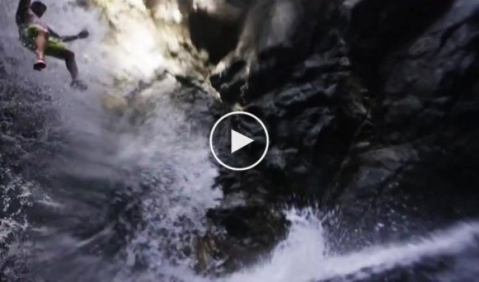Водопад в Британской Колумбии