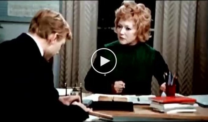 Герои советских кинолент «поют» песню «Пачка сигарет»