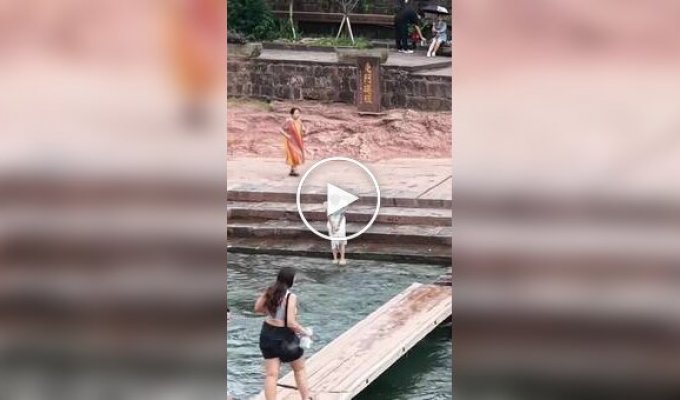 Неравнодушные люди спасли мальчика, которого унесло потоком воды