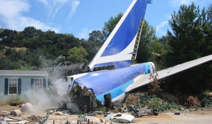 История создания Боинг 747 для фильма "Война миров" (13 фото)
