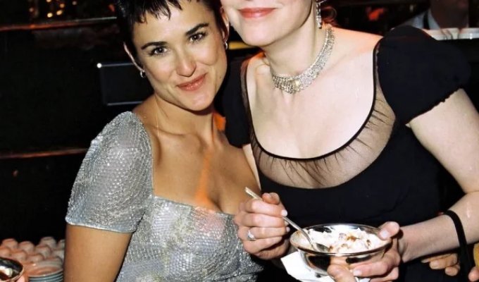 Деми Мур и Николь Кидман удивляют: звёзды почти не изменились за 30 лет благодаря пластике (2 фото)