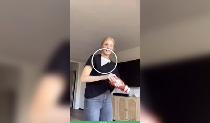 A life hack with ketchup, expectation versus reality
