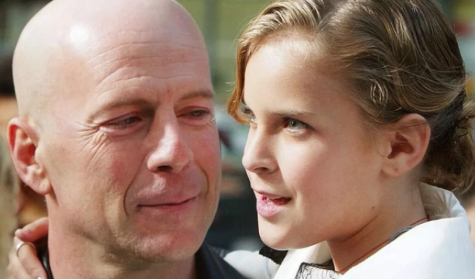 The daughter of seriously ill Bruce Willis was also diagnosed with an incurable disease (3 photos)